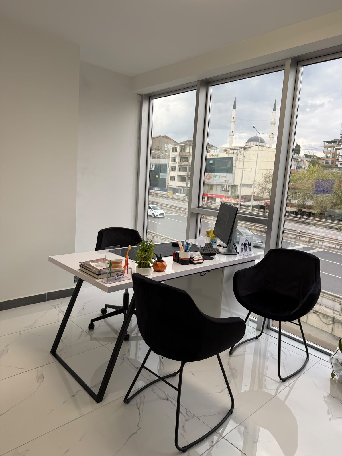 Keskin Dental görüşme alanı