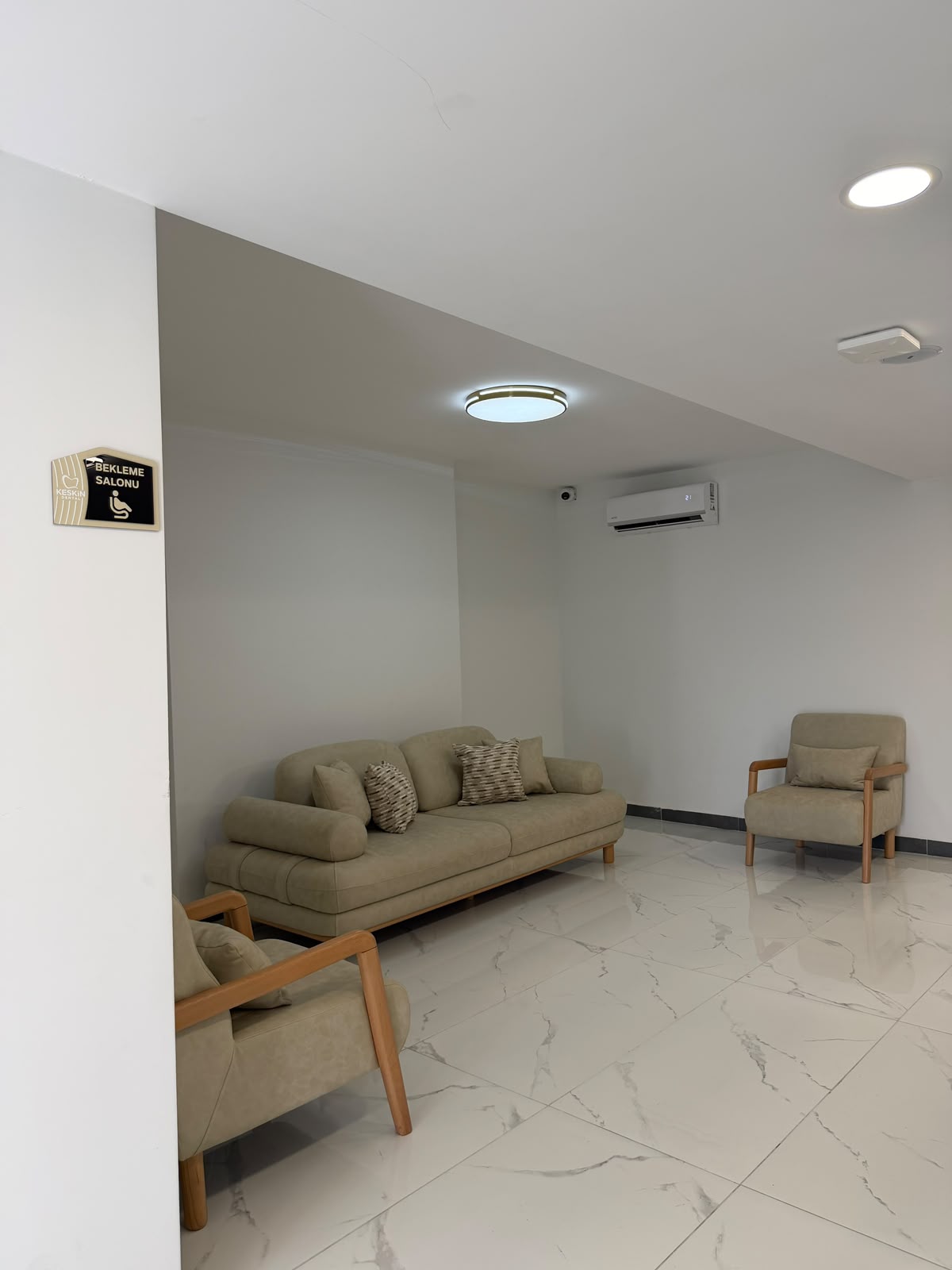 Keskin Dental bekleme salonu